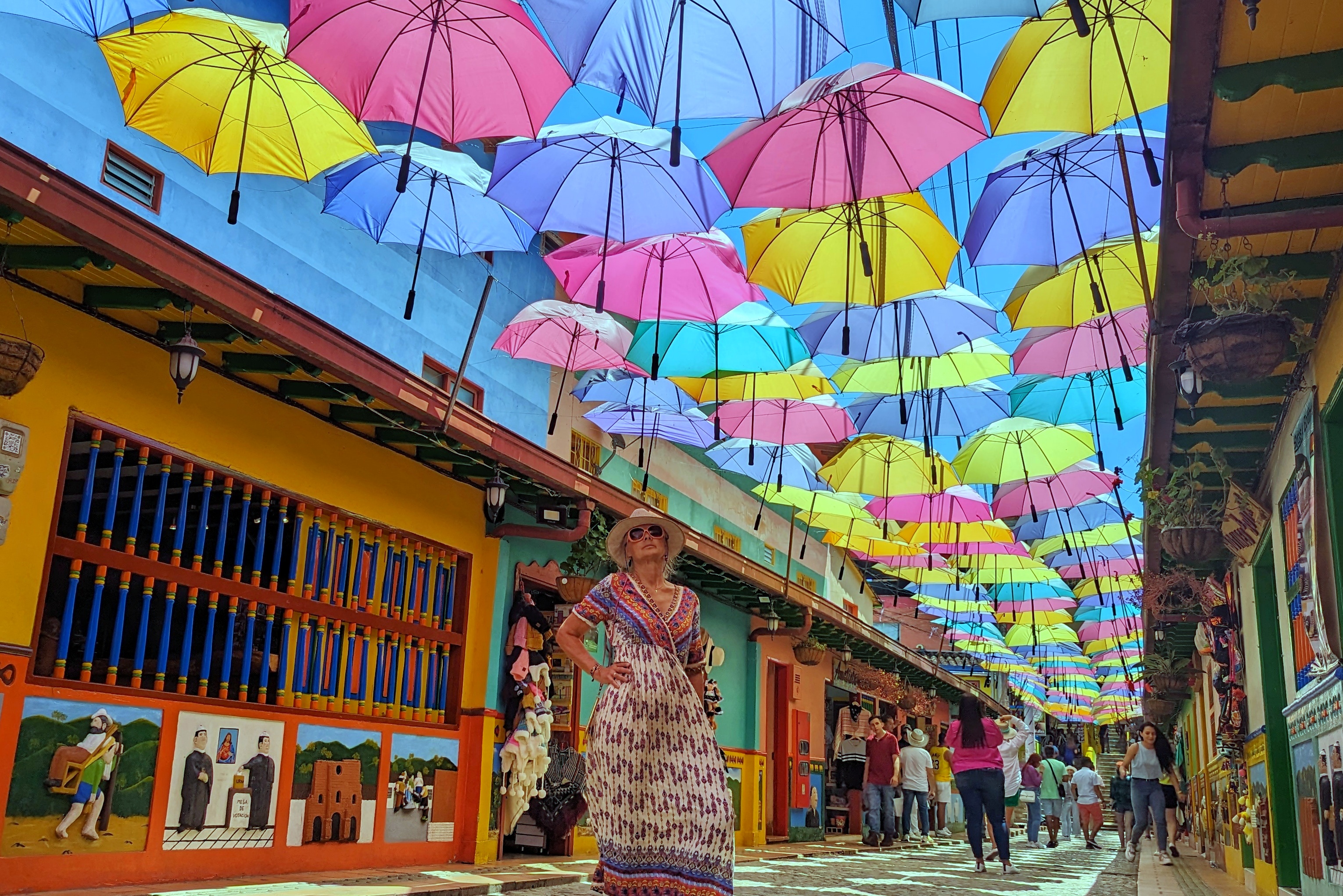 Façade colorée à Guatapé